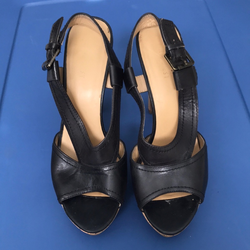 Nine West leather upper black sandals buckle strap